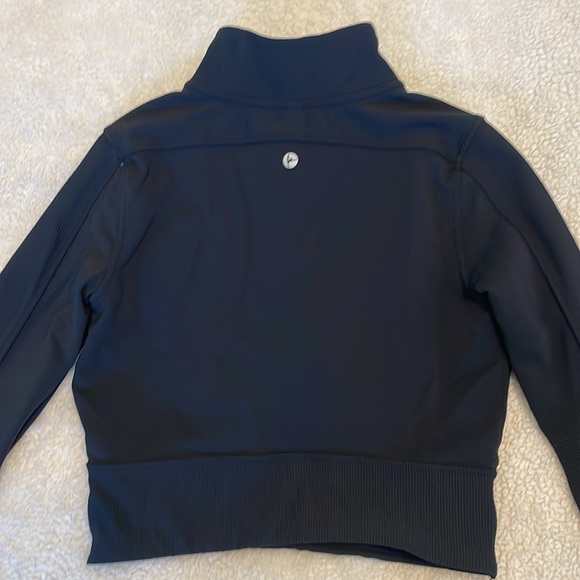 90 Degree by Reflex Cropped half zip - Picture 6 of 10